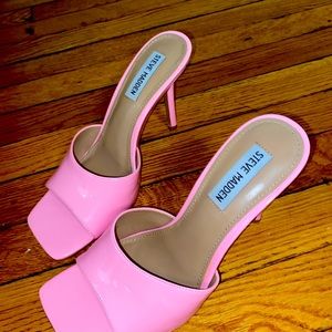 NEW never worn Barbie pink Steve Madden heels - Size 8